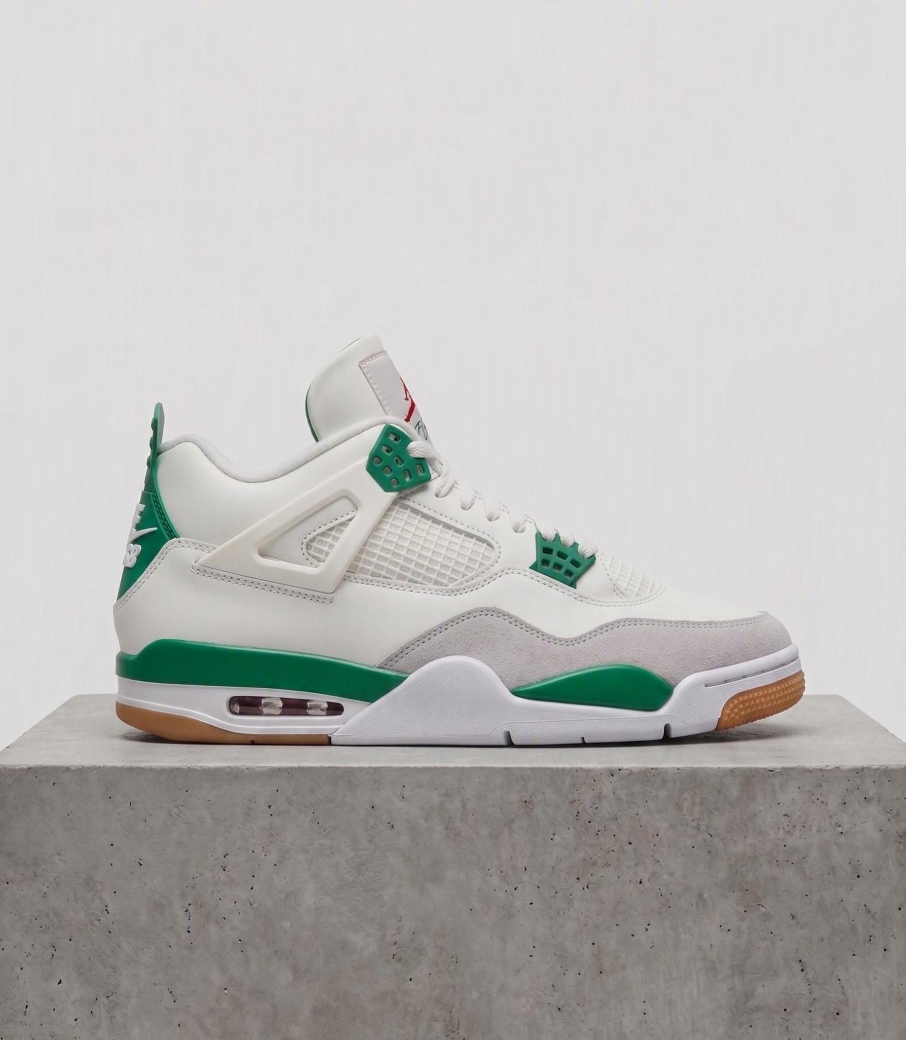 Air Jordan 4 Retro x Nike SB "Pine Green"