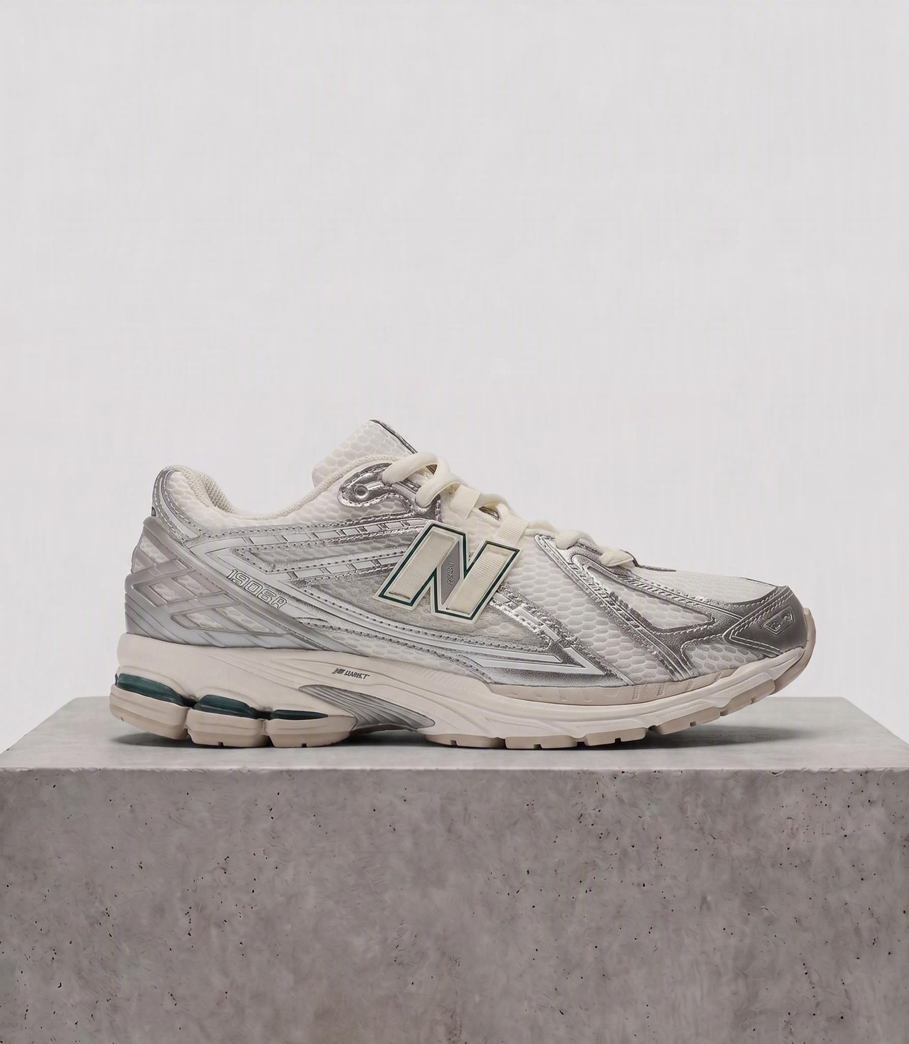 New Balance 1906R Metallic Silver