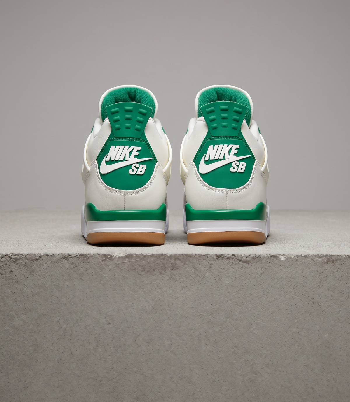Air Jordan 4 x Nike SB Pine Green, heel view with Nike SB logos