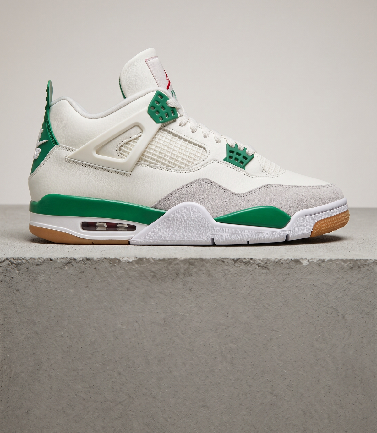 Air Jordan 4 Retro x Nike SB Pine Green, side profile studio photograph
