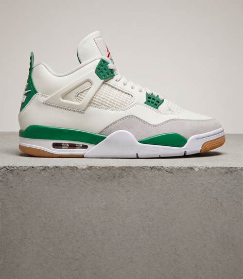 Air Jordan 4 Retro x Nike SB Pine Green, side profile studio photograph
