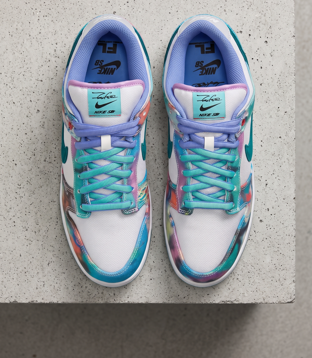 Nike SB Dunk Low x Futura Laboratories Bleached Aqua, top-down view of the pair