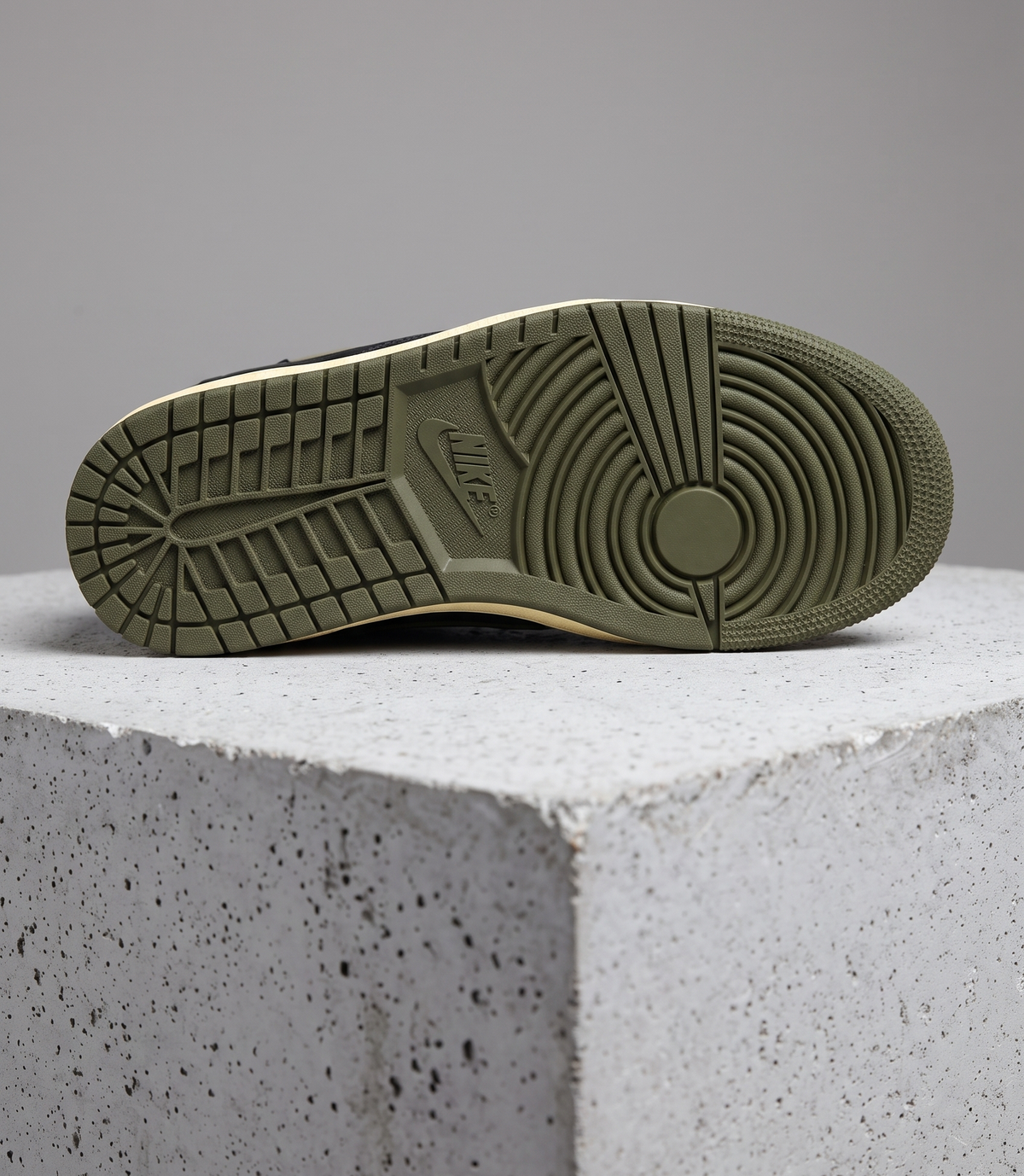 Travis Scott x Air Jordan 1 Low Medium Olive, olive outsole tread detail