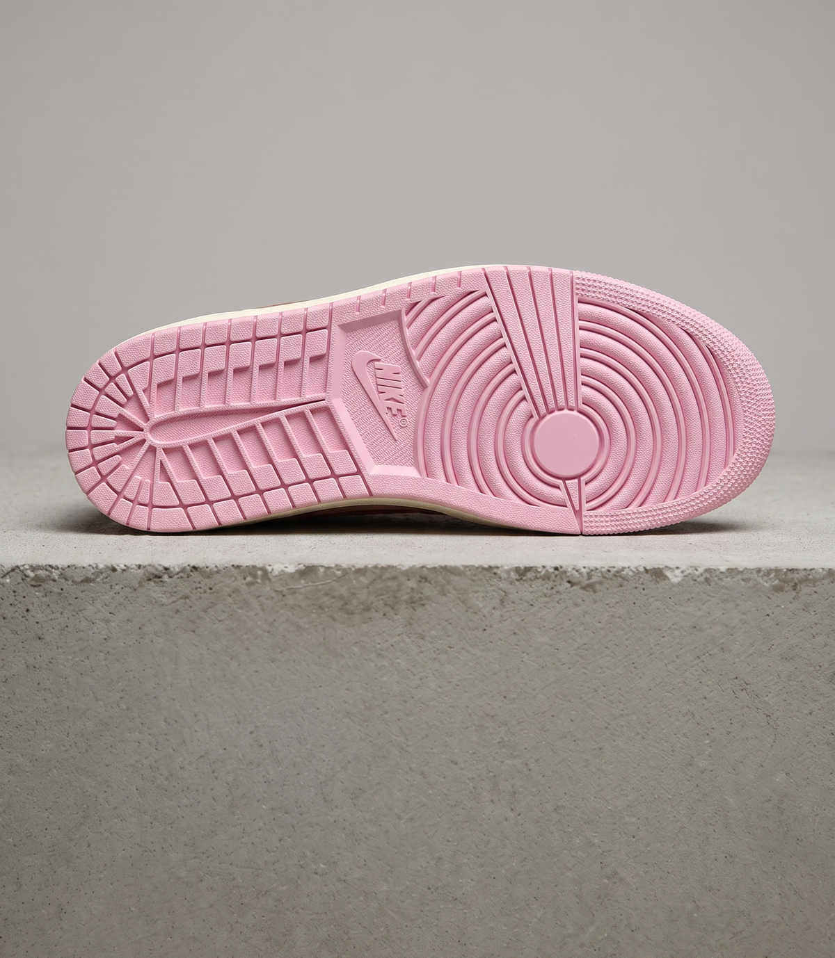Travis Scott x Air Jordan 1 Low Tropical Pink, pink outsole tread detail